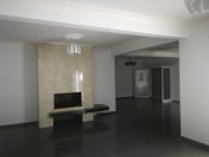 44736 - une belle villa à étage F4 à Ambatobe (LVS 3111/19 ) 